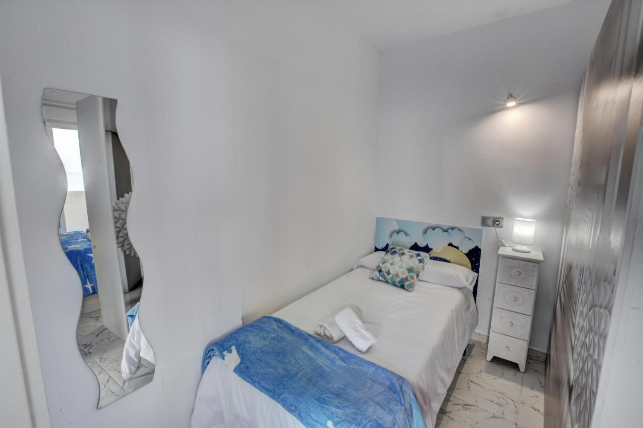 Bil Bil - C&G Benal Beach Apartment Benalmádena Dış mekan fotoğraf